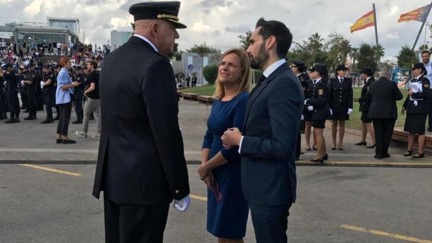La Policía Nacional considera "fuera de lugar" el premio al líder de España 2000 y depurará responsabilidades