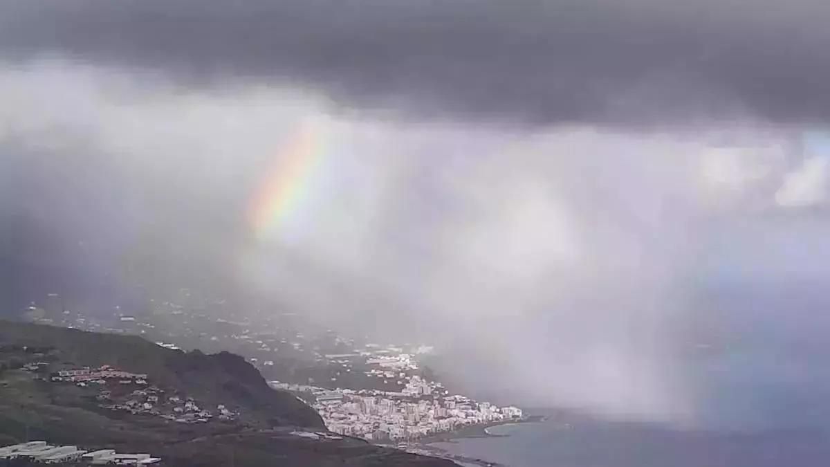 Lluvias acompañadas de tormentas este domingo en La Palma