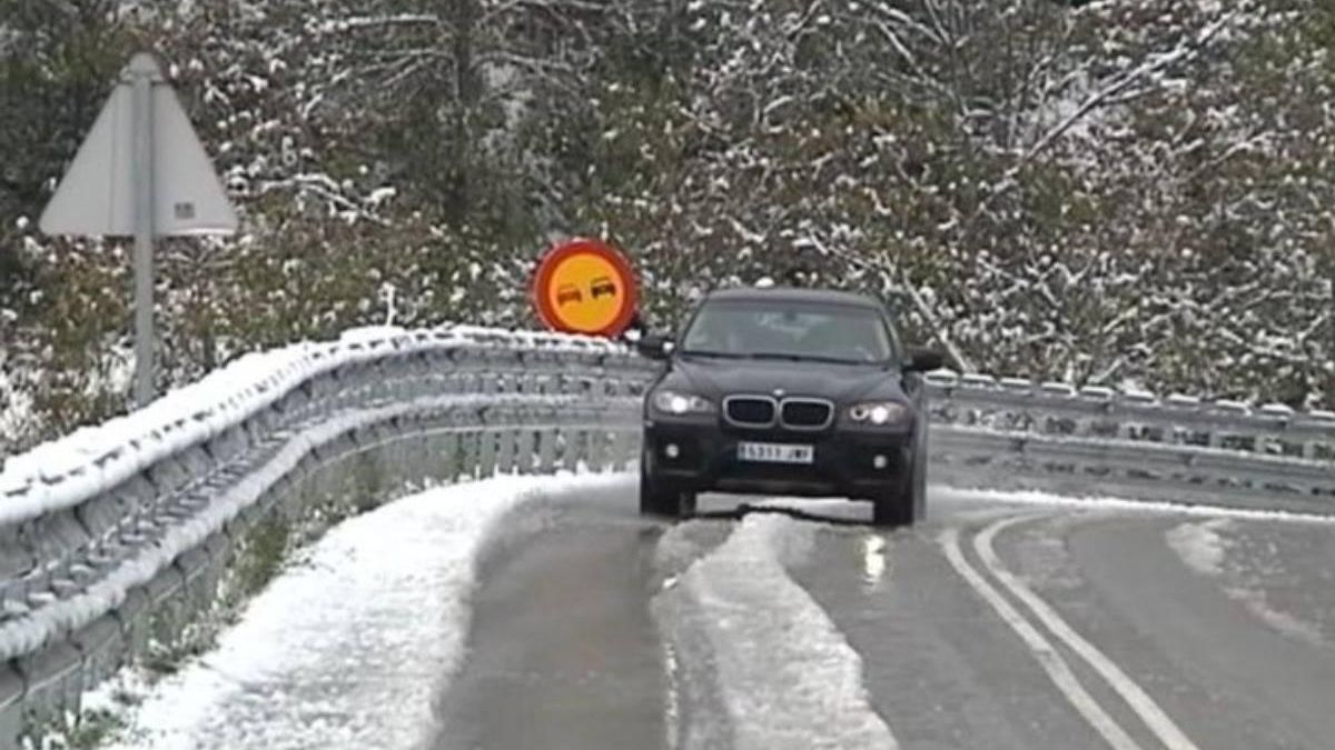 El temporal deja dos puertos con cadenas en la provincia de León y se pide precaución en la N-630 en Pajares
