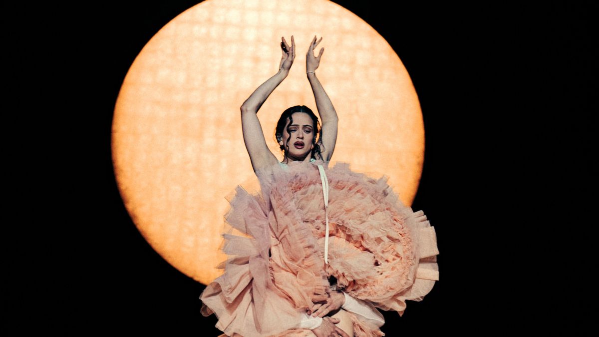 Lo que explica el confesionario de Rosalía de los conciertos virales para la época de TikTok e Instagram
