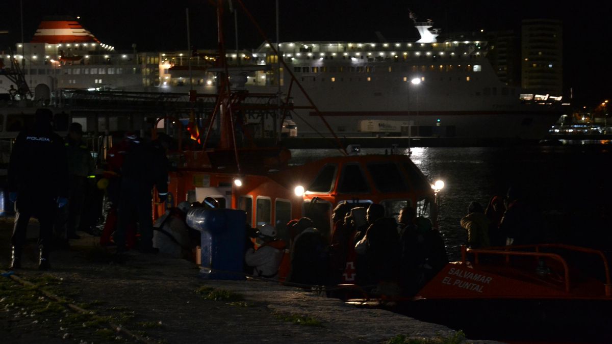 La salvamar El Puntal, a su llegada al puerto de Málaga, a finales de febrero | Néstor Cenizo