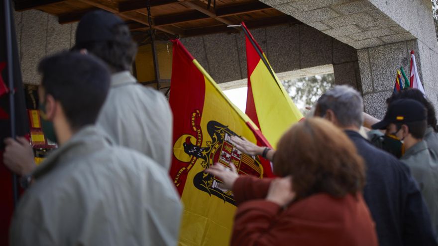 El PP da la vuelta en el Senado a la ley para disolver asociaciones franquistas: incluye a ETA, pero ni menciona la dictadura