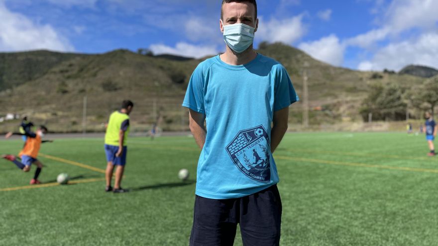 Carlos, el entrenador de Abou.