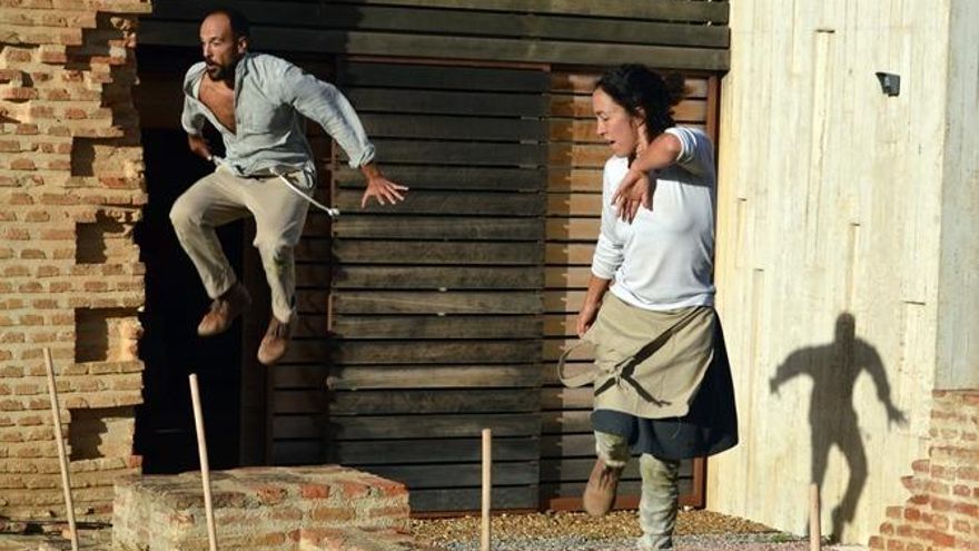 'Labranza' de Lamajara Danza, con Daniel Rosado, Paloma Hurtado y Reinaldo Ribeiro. / Sahagundigital.com