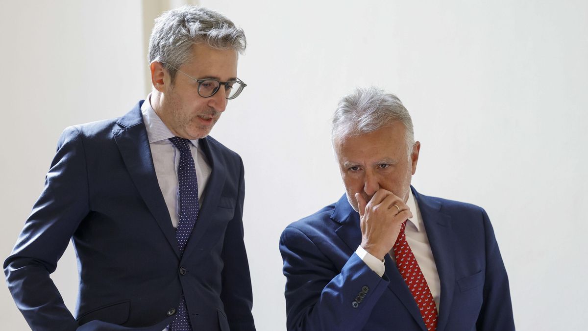 El ministro de Política Territorial, Ángel Víctor Torres (d), durante el comité preparatorio de la Conferencia de Presidentes, este miércoles en Madrid.
