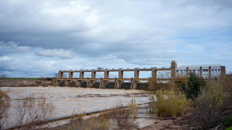 Imágenes de la presa de Cantillana.