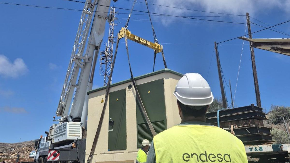 Endesa culmina el cierre de un anillo eléctrico para mejorar el servicio en el principal núcleo turístico de La Gomera