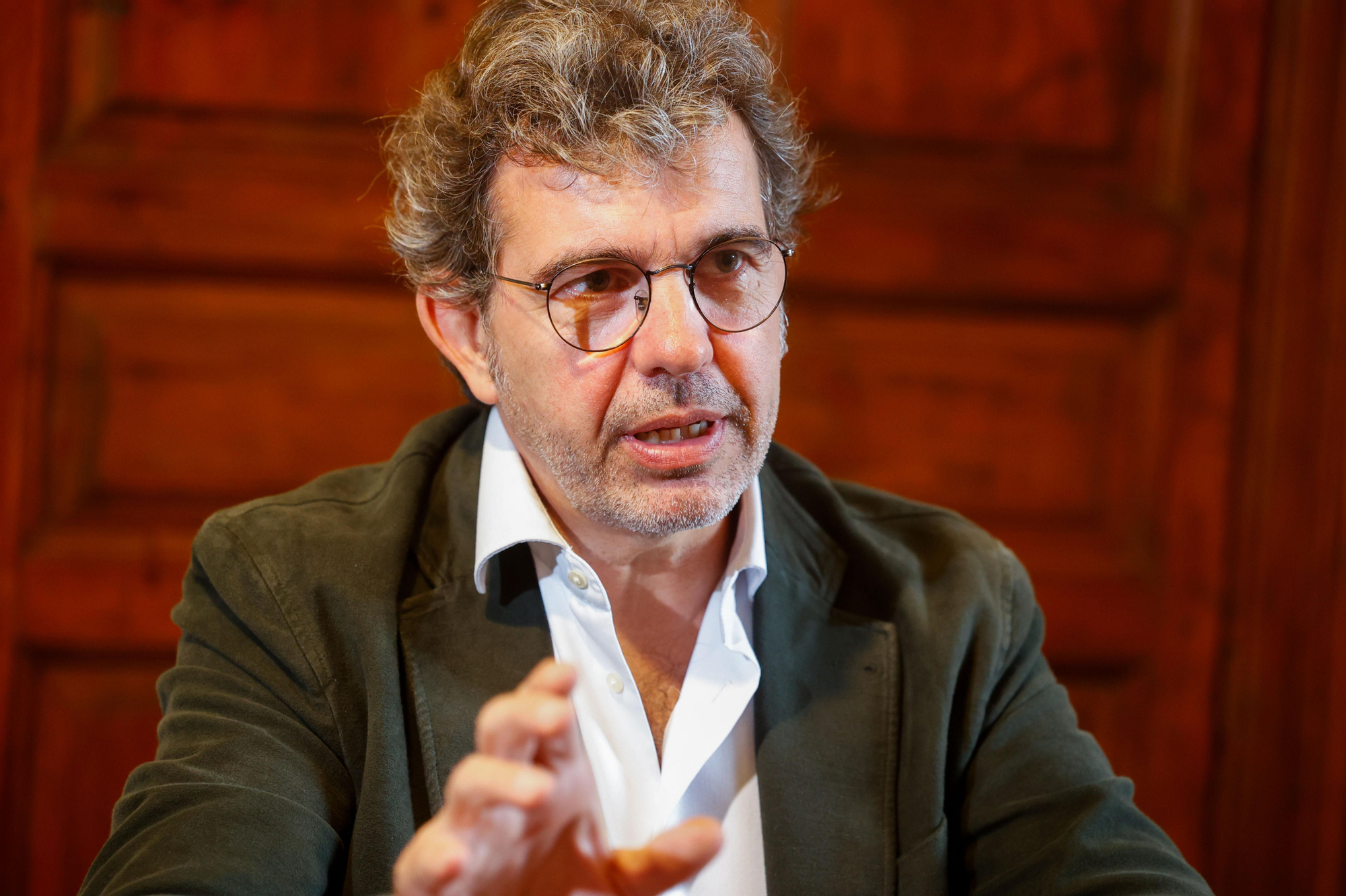 Pablo Feu, abogado experto en urbanismo y vivienda, posa para la entrevista en Barcelona.