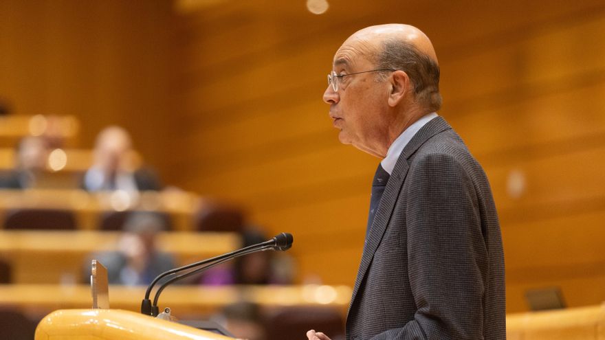 El diputado del PNV Mikel Legarda interviene durante un pleno del Congreso de los Diputados, en el Palacio del Senado, a 10 de enero de 2024, en Madrid
