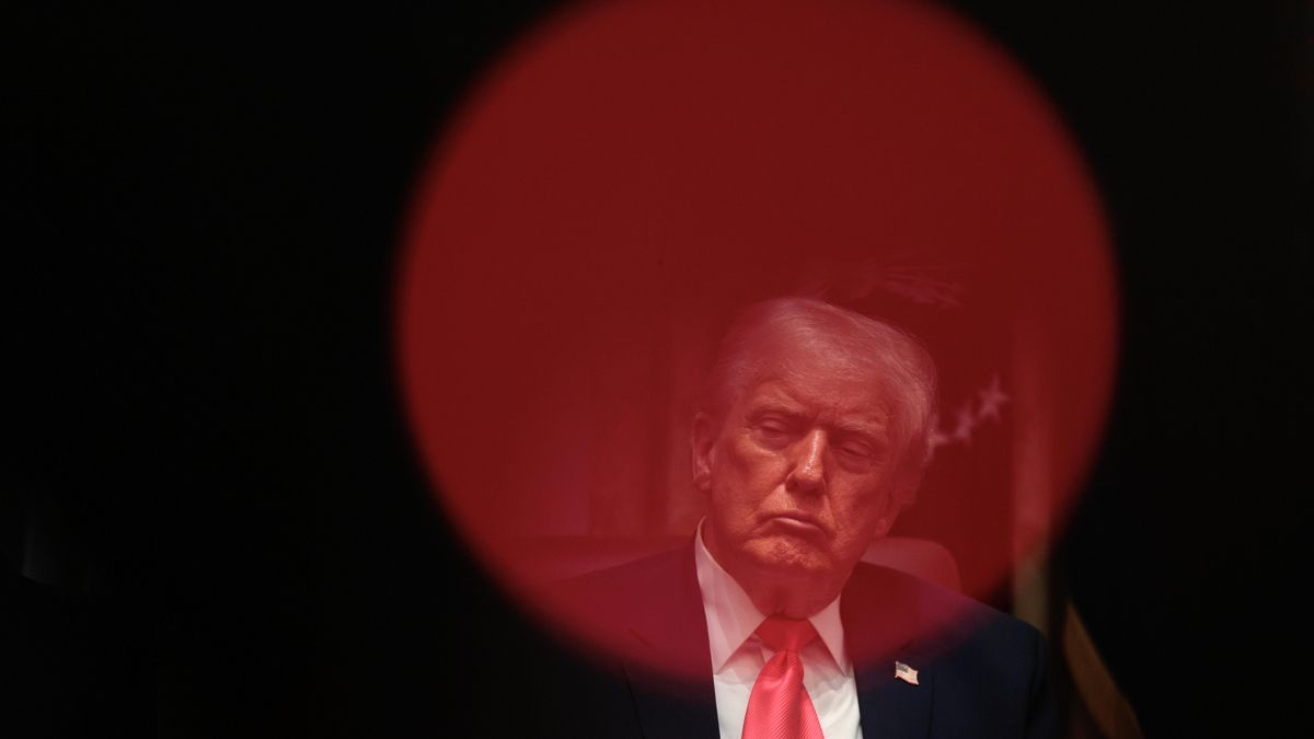 Aumento de precios, debilitamiento del mercado laboral y ¿burbuja de la IA?: la incertidumbre invade la economía de EEUU