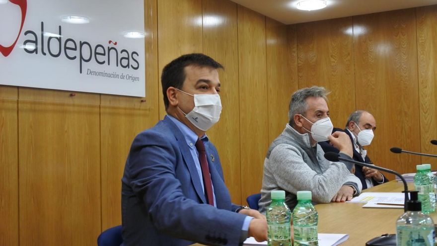 La Denominación Valdepeñas abre un nuevo ciclo con la elección de un presidente consensuado con el sector productor