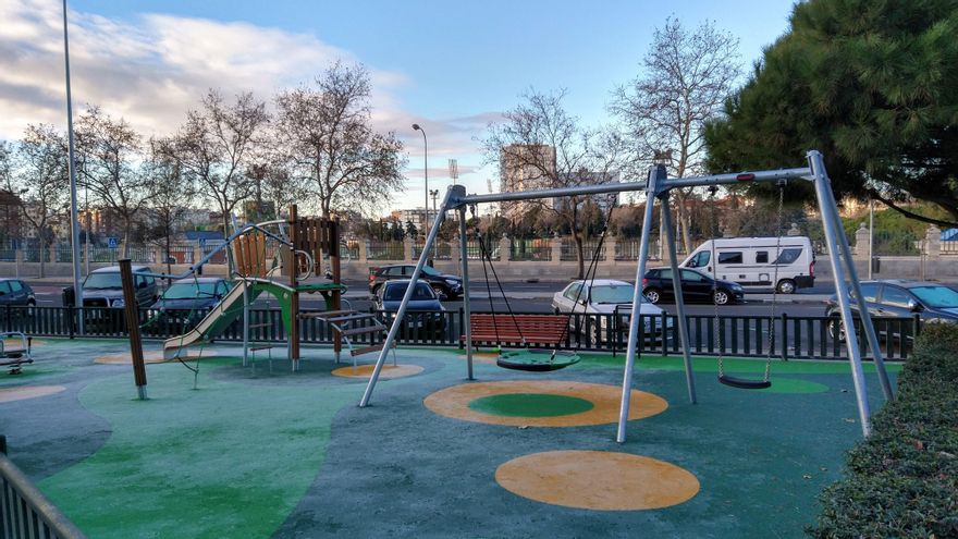 Parque infantil renovado en Pablo Iglesias