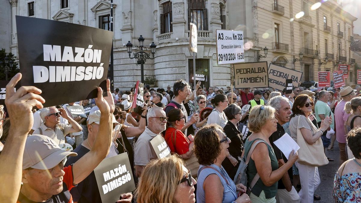 La octava manifestación, el pasado 29 de junio, para reclamar la dimisión del president de la Generalitat, Carlos Mazón, por su gestión de la dana del 29 de octubre en València.