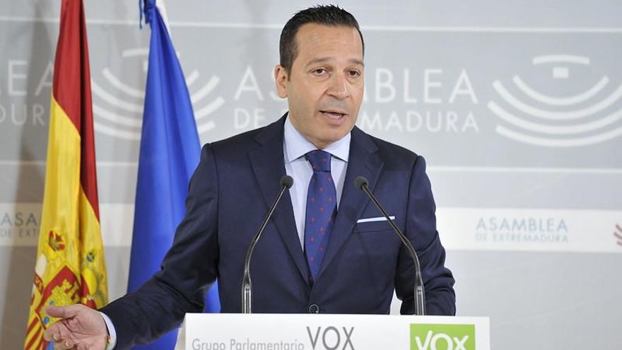 Vox, a su exconsejero en la Junta de Extremadura: "Debería abandonar el partido si le queda algo de hombría"