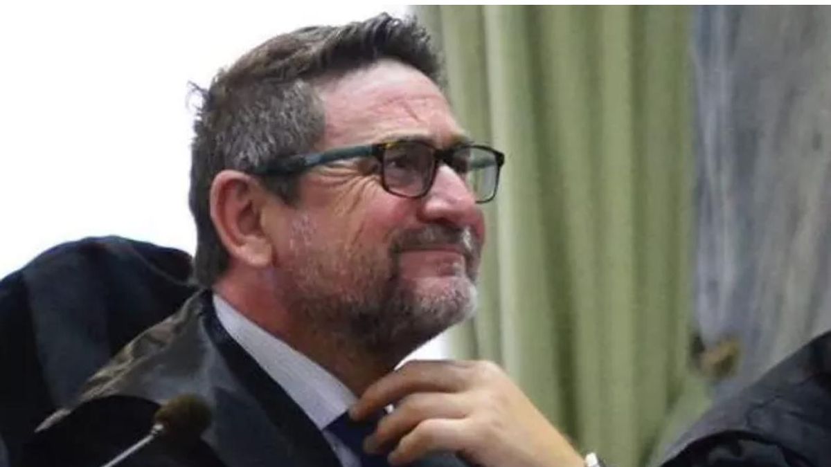 El exjuez delincuente Salvador Alba vuelve a estrellarse en su intento por ser abogado