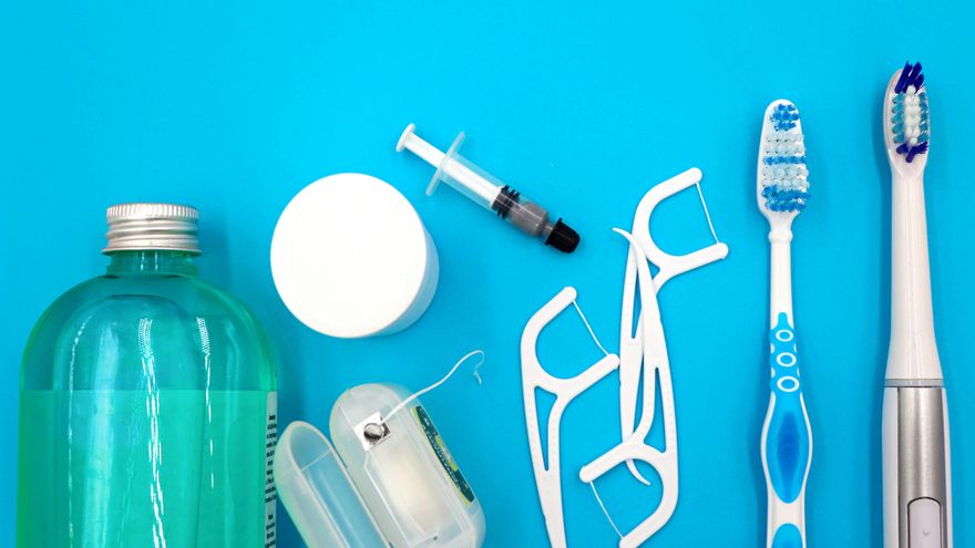Hilo dental, cepillo, enjuague: en qué orden recomiendan los dentistas lavarse los dientes