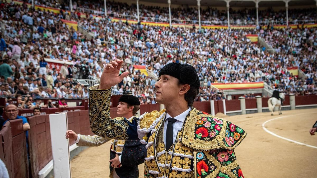 À Punt pagó 227.000 euros por los derechos para emitir diez corridas de toros a la vez que Telemadrid en la Feria de San Isidro