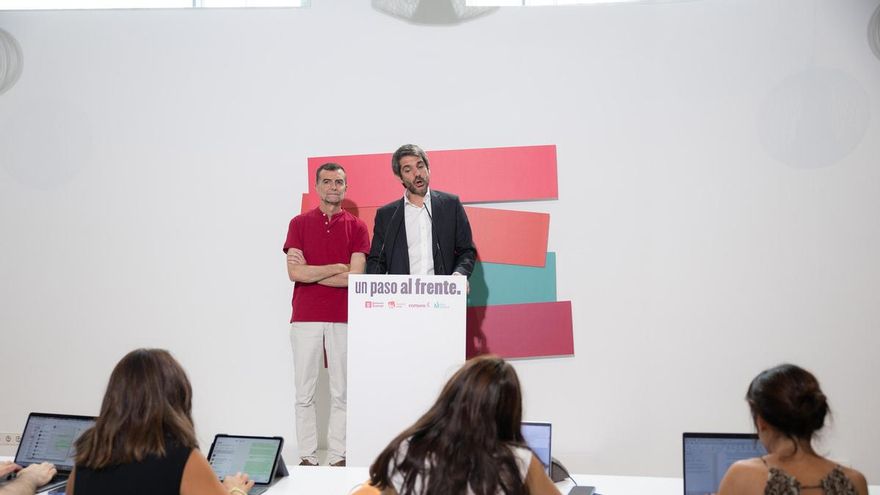 El coordinador general de Izquierda Unida, Antonio Maíllo (i), y el ministro de Cultura, Ernest Urtasun (d), durante una rueda de prensa en el Espacio Ecooo, a 20 de julio de 2026, en Madrid (España).