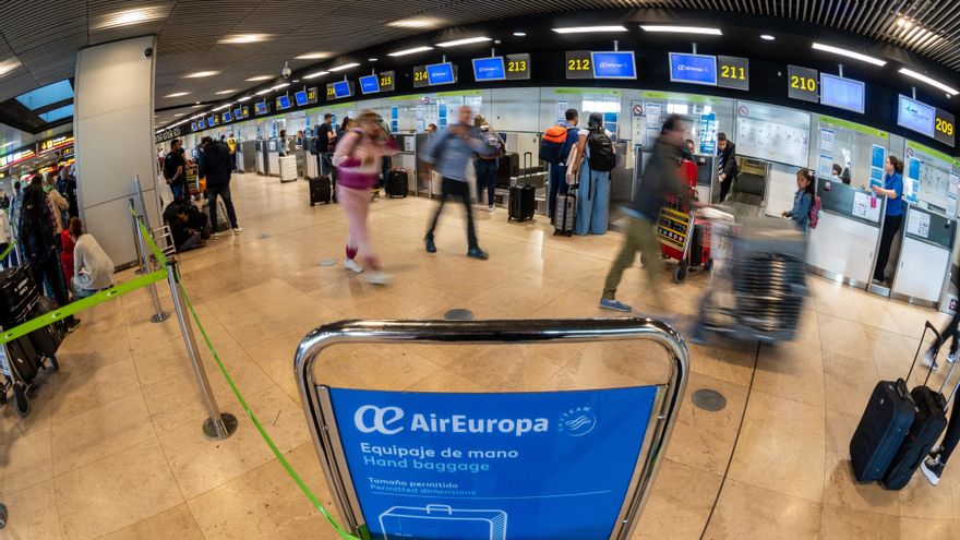 Los bancos siguen anulando tarjetas de crédito de clientes de Air Europa semanas después del ciberataque