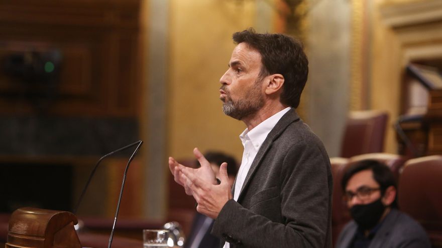 El presidente del grupo de Unidas Podemos en el Congreso, Jaume Asens, interviene durante una sesión plenaria en el Congreso de los Diputados, en Madrid (España), a 15 de diciembre de 2020.