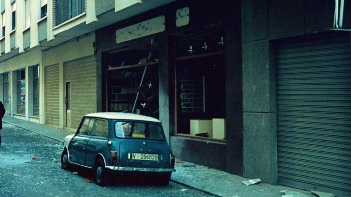 Medio siglo de la librería La Costera de Xàtiva: de resistir un atentado terrorista fascista a faro de la cultura