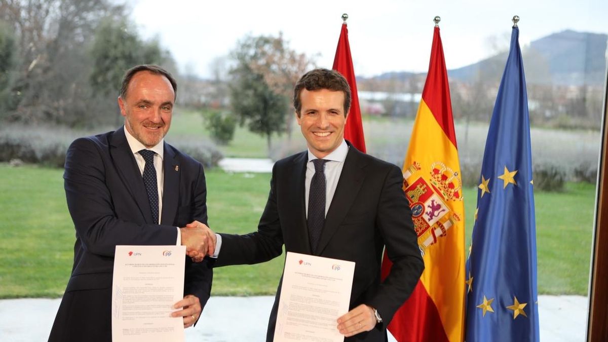 Casado y Esparza dicen que el acuerdo para las elecciones les hace "fuertes" para "frenar hoja de ruta rupturista"