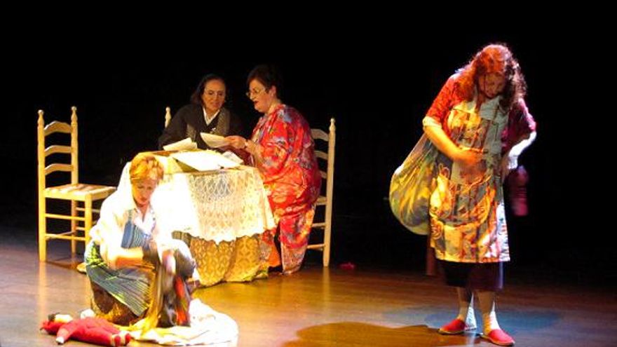 Representación de Viejas fotos en 2012, una obra anterior del grupo