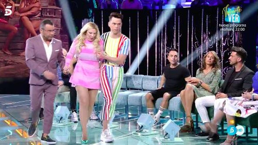 Madre de Melissa sale de plató