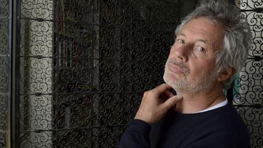 El escritor italiano Alessandro Baricco contó que padece leucemia y será sometido a un trasplante