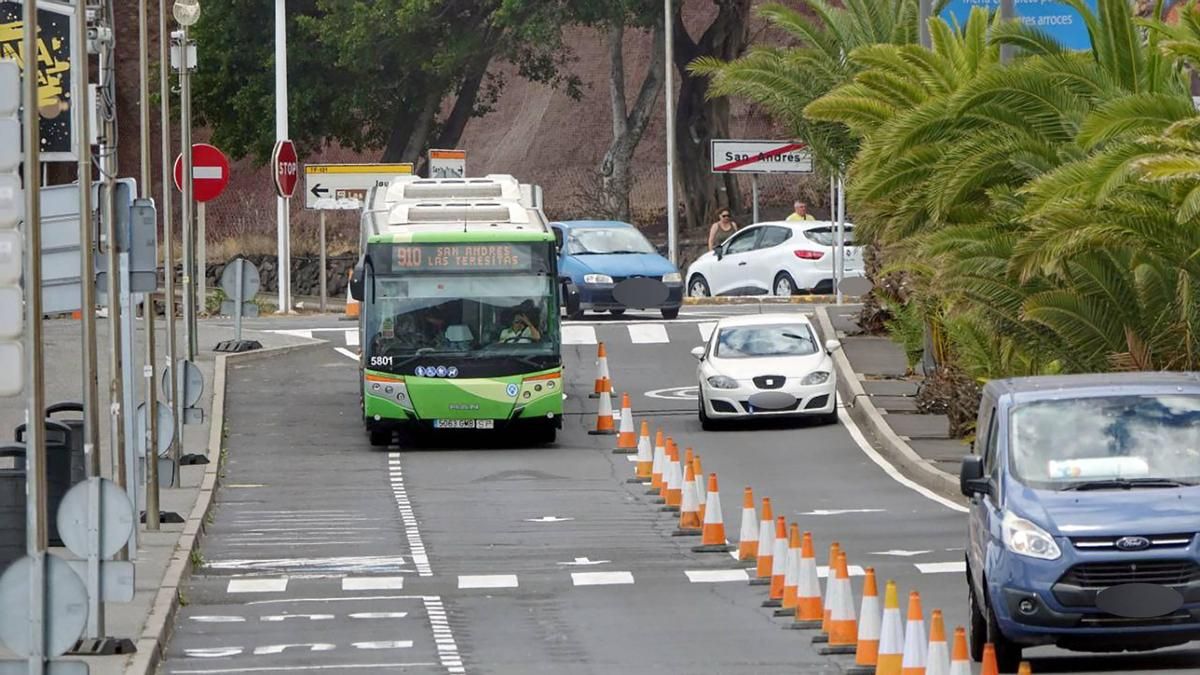 Santa Cruz de Tenerife activa el carril bus a Las Teresitas este fin de semana
