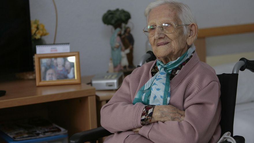 Araceli Hidalgo, la centenaria y primera vacunada, ejemplo de la lucha frente a la COVID-19