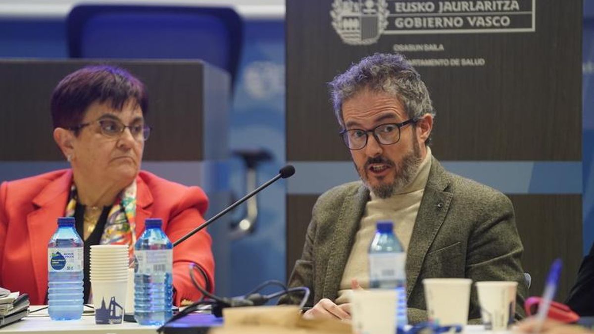 Osakidetza lanzará en 2026 un canal de WhatsApp dentro de las 332 medidas salidas del pacto de salud