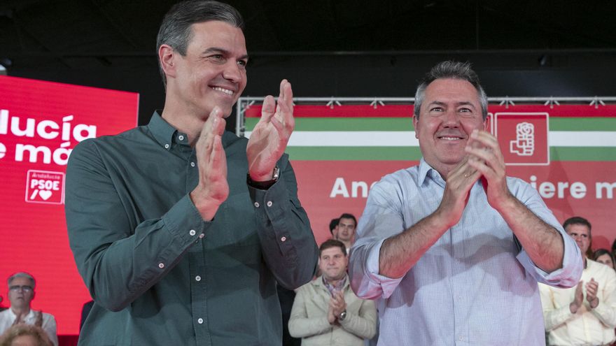 Pedro Sánchez y Juan Espadas en un acto de la precampaña.