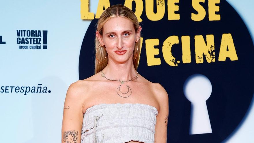 Álex de la Croix ('La que se avecina'), tras ser tratada en masculino por Telecinco: "Es inadmisible, violento y abusivo"