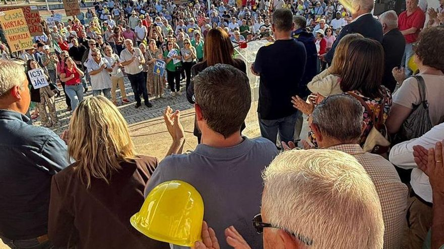 Cientos de personas se movilizan en la frontera para exigir la autovía entre el Norte de Extremadura y Portugal