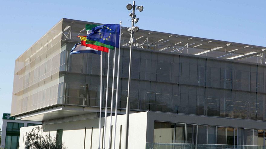 Fachada de la Diputación de Málaga en una imagen de archivo