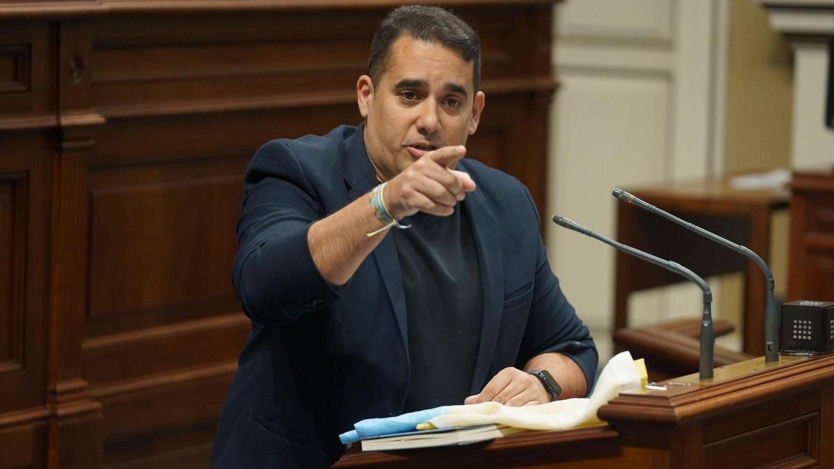 Así fue la contundente respuesta de NC a una propuesta de Vox: "Esto no va a la gaveta, va a la basura"