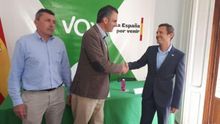 (I) Pascual Salvador, presidente de VOx , junto a (C) Javier Ortega Smith, secretario general de Vox y (D) Luis Armada, coordinador en Cartagena