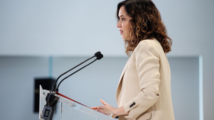 La presidenta de la Comunidad de Madrid, Isabel Díaz Ayuso, interviene durante su visita a las instalaciones de Finanzauto, a 18 de marzo de 2024, en Arganda del Rey, Madrid (España).