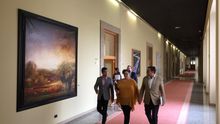 La Valedora do Pobo, Milagros Otero, a su llegada a la comisión del Parlamento de Galicia en la que dio explicaciones por la sentencia