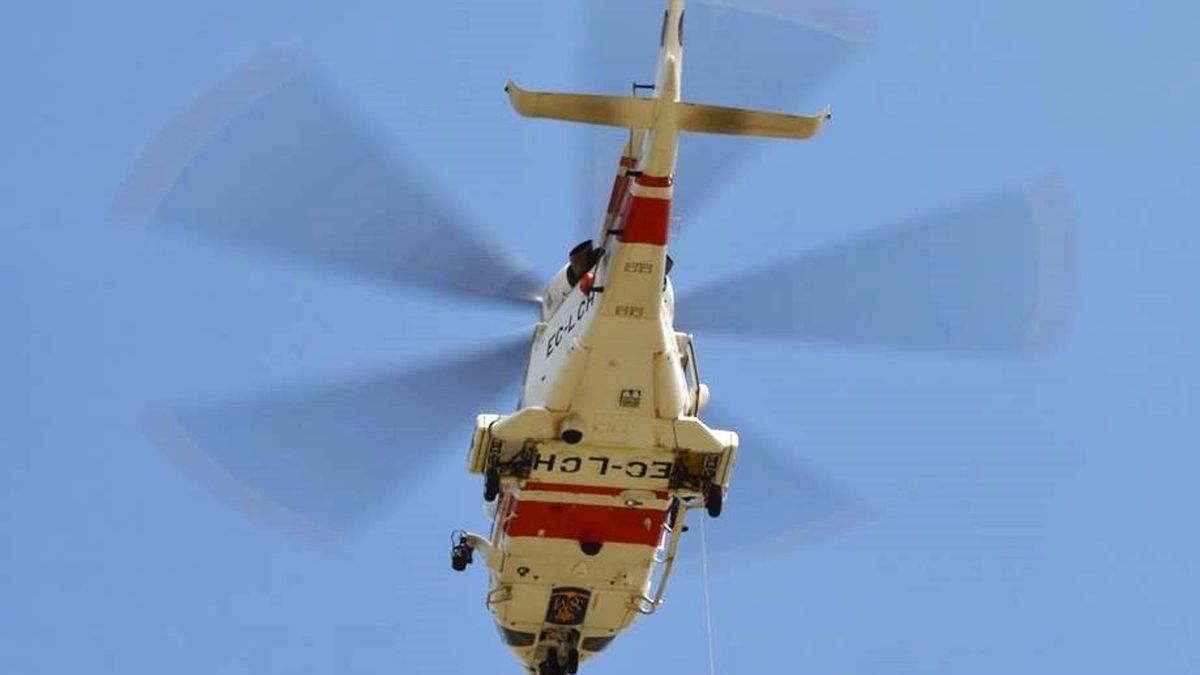 Salvamento Marítimo rescata a los cinco ocupantes de un velero que naufragó a unas diez millas de Gran Canaria