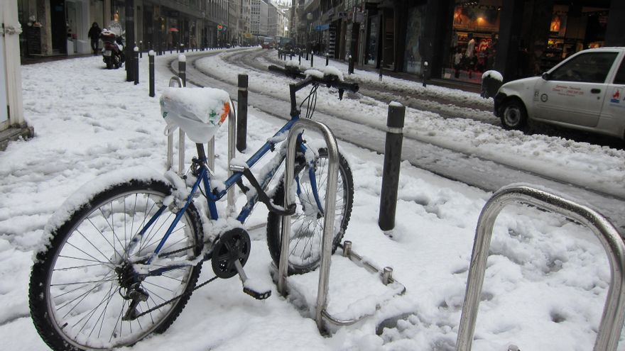 Archivo - Imagen de archivo de nieve caída en vitoria