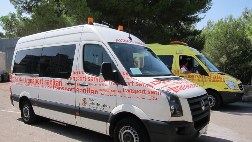 Violencia, desamparo y turnos extra: la dramática situación de las ambulancias en Ibiza y Formentera
