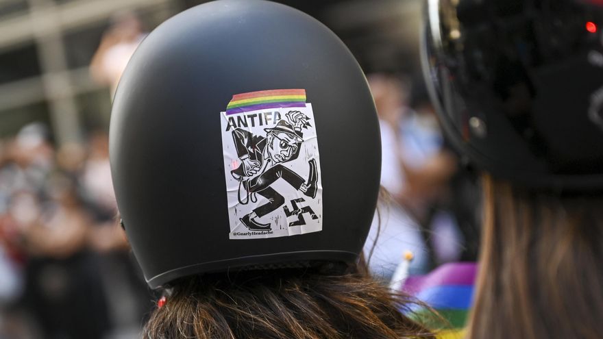 Trump declara Antifa una "organización terrorista", aunque su anterior director del FBI ya dijo que "es una idea, no una organización"