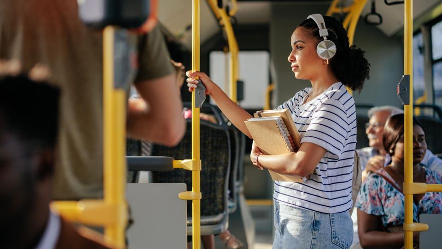 Asturias elige el transporte público: un tercio de la población usa la tarjeta Conecta