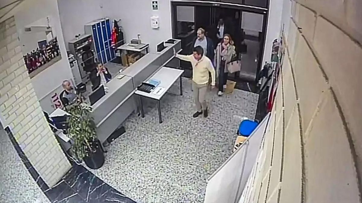 Emergencias remite a la jueza dos vídeos de la entrada nocturna de Mazón al Cecopi de la dana