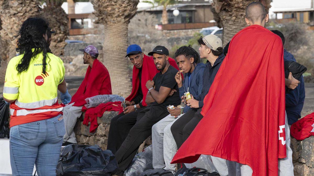 Algunos de los migrantes llegados por sus propios medios este miércoles a Lanzarote.