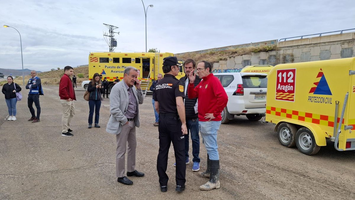 El presidente provincial, Juan Antonio Sánchez Quero, este lunes en el Puesto de Mando Avanzado instalado por el Gobierno de Aragón.