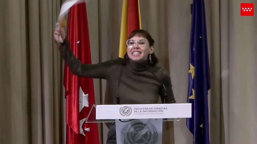 El discurso de una alumna de la Complutense durante la entrega de premios: “Ayuso, pepera, los ilustres están fuera”