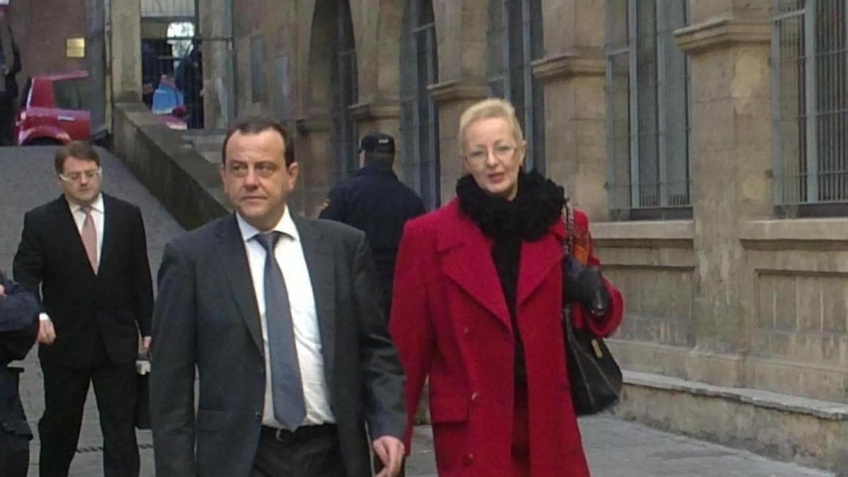 IU-ICV cree que el fiscal hace el "ridículo" y "pone en cuestión el sistema" al exonerar a la infanta